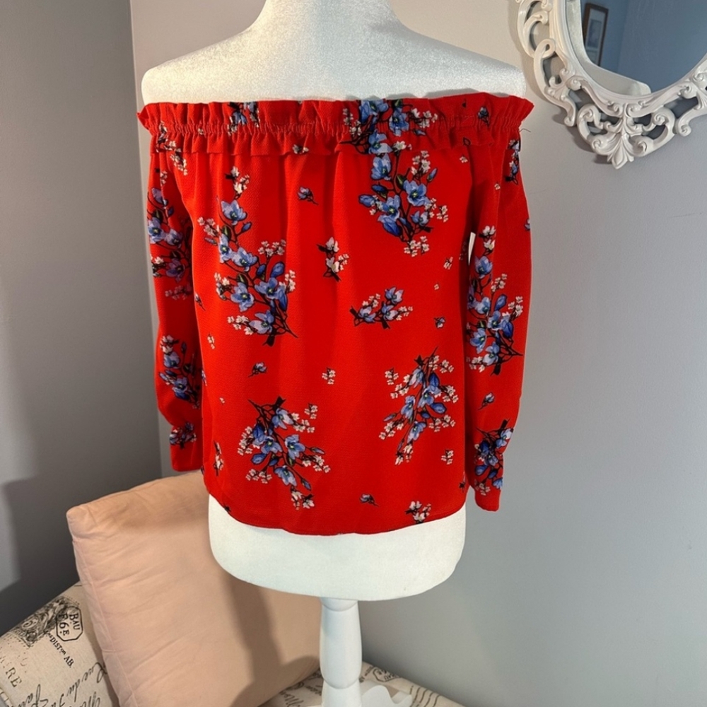 Red Ruffled 3/4 Sleeve Blouse - Picture 3 of 3